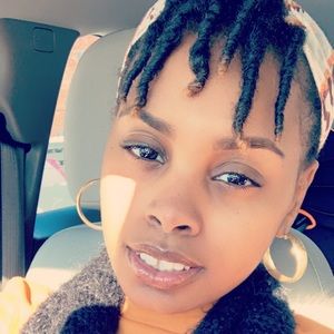 Meet your Posher, Ebony